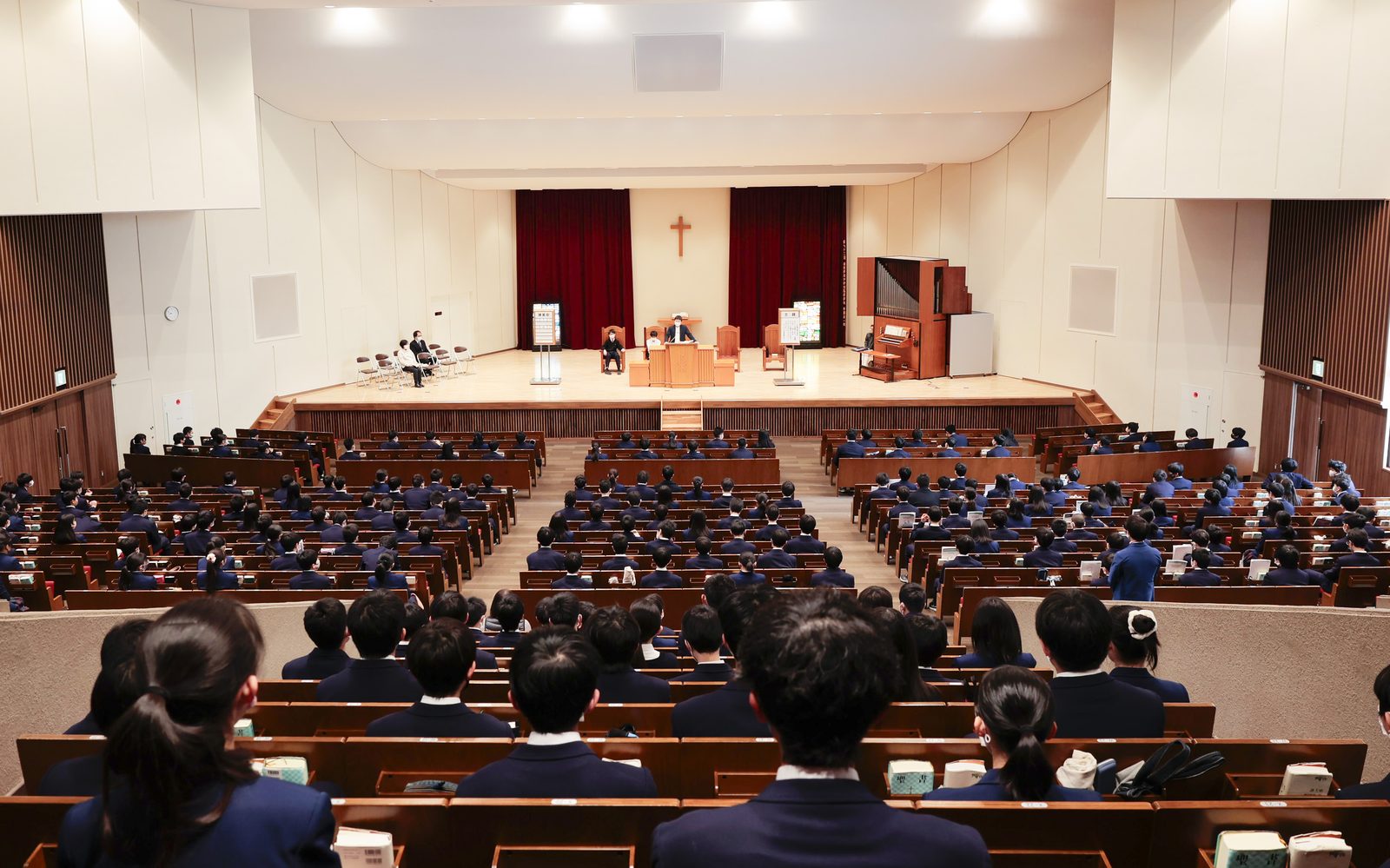 講堂・礼拝の様子